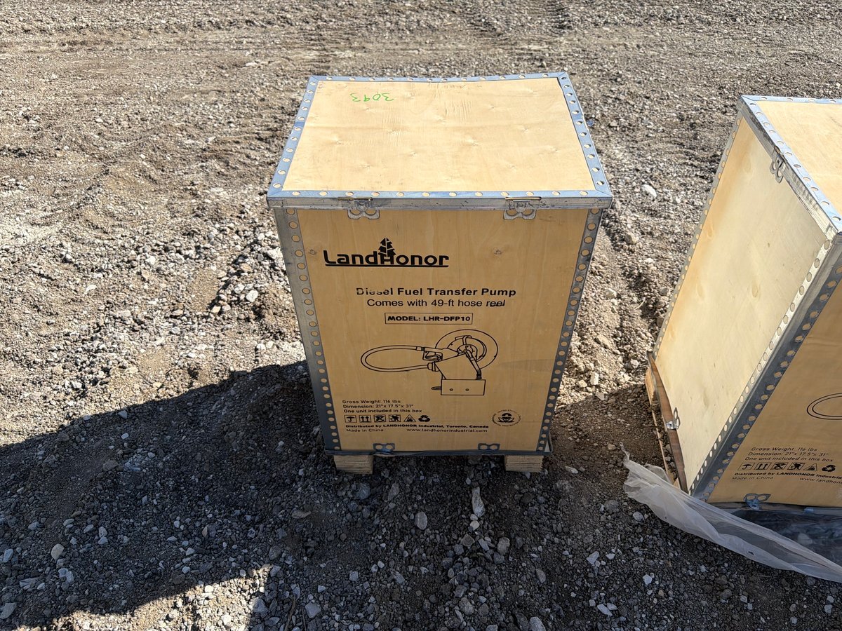 LandHonor LHR-DFP10 12V Diesel Fuel Transfer Pump with 49 ft Hose Reel (Unused)