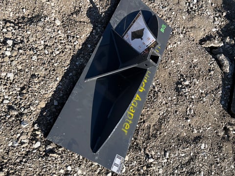2026 LandHonor Uha-16-3000G Skid Steer 2in Receiver Hitch Adapter, 3,000 LB (Unused) — photo 2