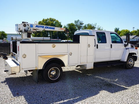 2007 Chevrolet C4500 Crew Cab Service Body Truck — photo 3