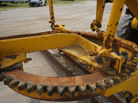 Allis Chalmers M100 Motor Grader — photo 9