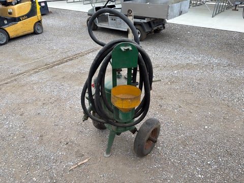 Sandstorm Portable Sandblast Pot — photo 3