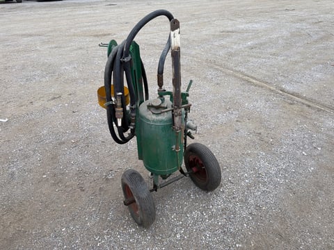 Sandstorm Portable Sandblast Pot — photo 2