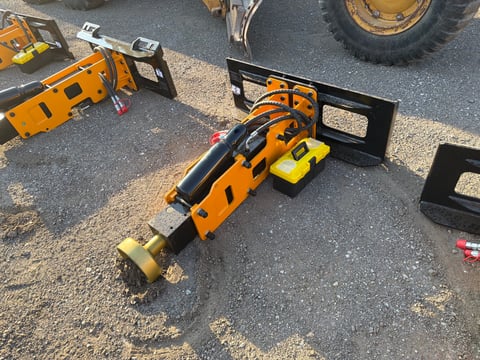 2026 Giyi Gy-D680 Skid Steer Post Driver (Unused) — photo 3