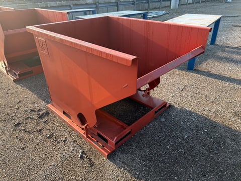 Kit Containers 2 Yard Self Dumping Hopper — photo 2