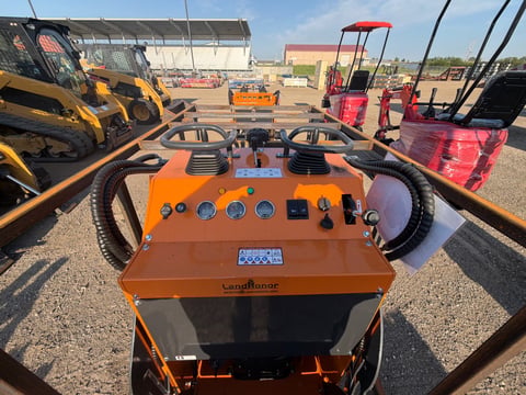 2025 LandHonor LHR-HT380Q1 Mini Skid Steer Loader (Unused) — photo 9
