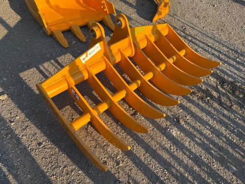 2026 Giyi CAT305 44in Dense-Teeth Excavator Rake (Unused) — photo 2