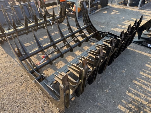 2026 Giyi Gy-CLG72 Skid Steer Grapple (Unused) — photo 4