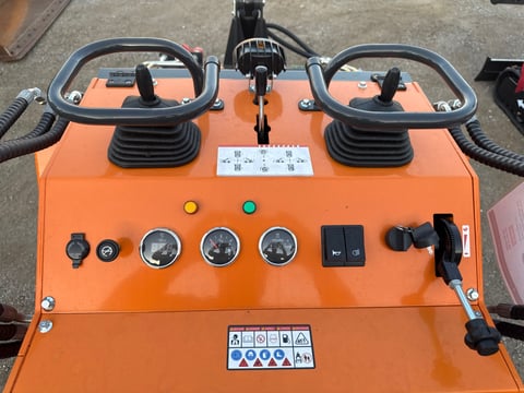 2025 LandHonor LHR-HT380Q1 Mini Skid Steer Loader (Unused) — photo 8