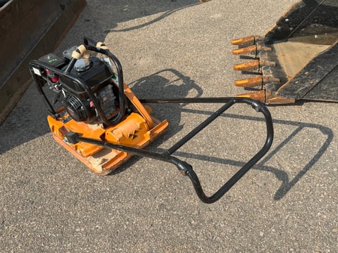 Multiquip MVC88VTH Plate Compactor — photo 4