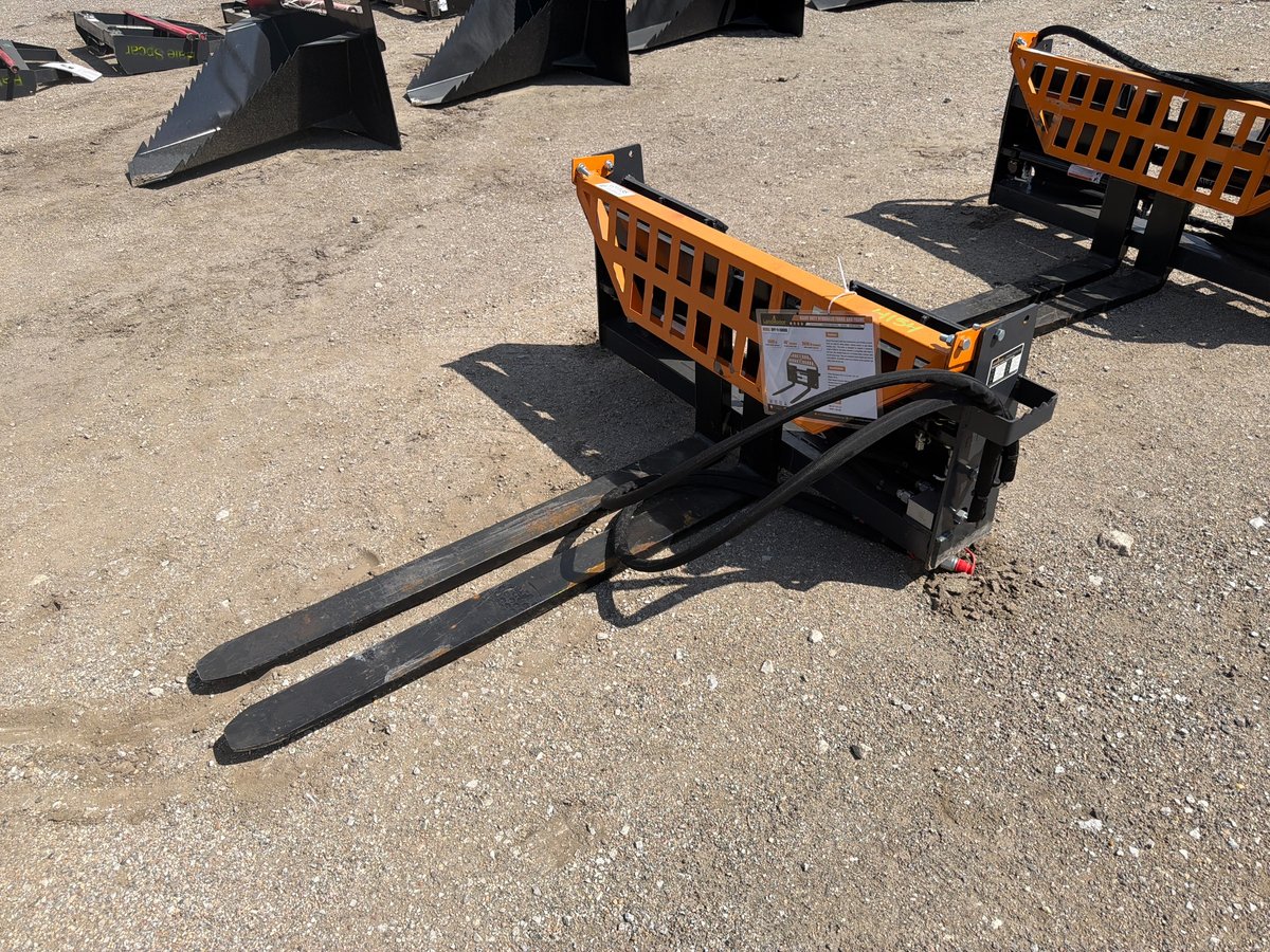 2025 LandHonor HPF-11-3000G Hydraulic Pallet Forks and Frame (Unused)