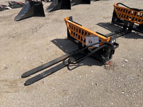 2025 LandHonor HPF-11-3000G Hydraulic Pallet Forks and Frame (Unused) — photo 1