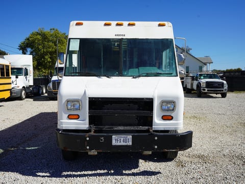 1998 Freightliner MT45 Step Van — photo 2