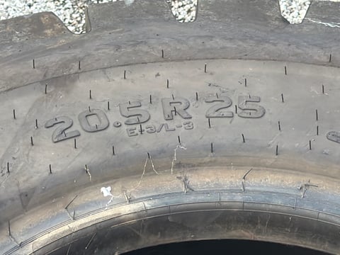 Titan MXL 20.5R25 Wheel Loader Tire — photo 5