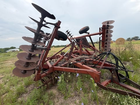 IH 490 Disk Harrow — photo 8