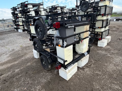 Qty of (3) 2027 Carry-On Trailers Z5X8GW2K — photo 2