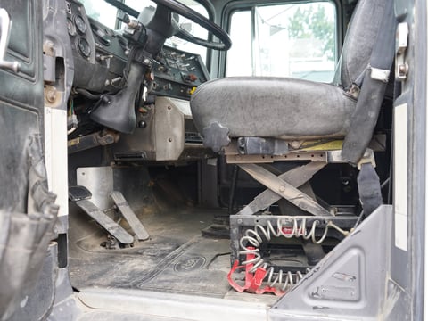 1997 Mack RD690S 4000 Gallon Water Truck — photo 10