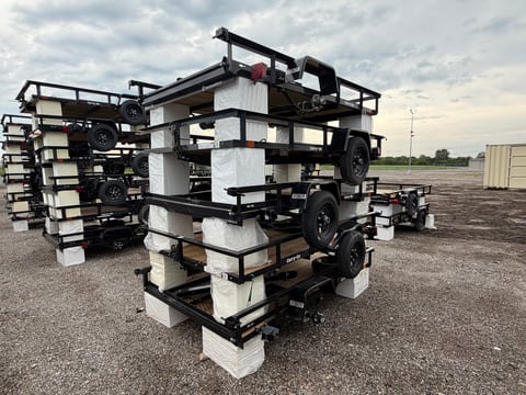 Qty of (5) 2027 Carry-On Trailers Z5X8GW2K — photo 3