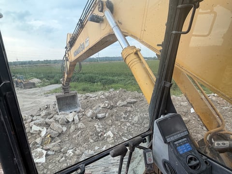 2006 Komatsu PC220LC-8 Hydraulic Excavator — photo 11