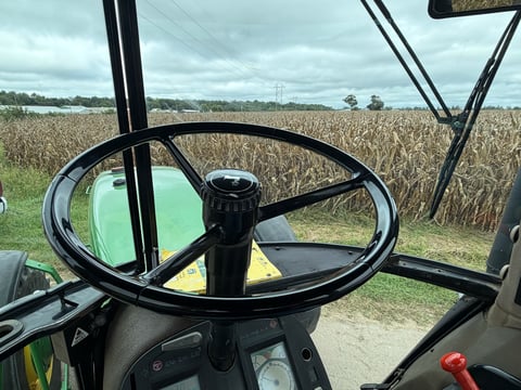 1992 John Deere 4960 Tractor  — photo 32
