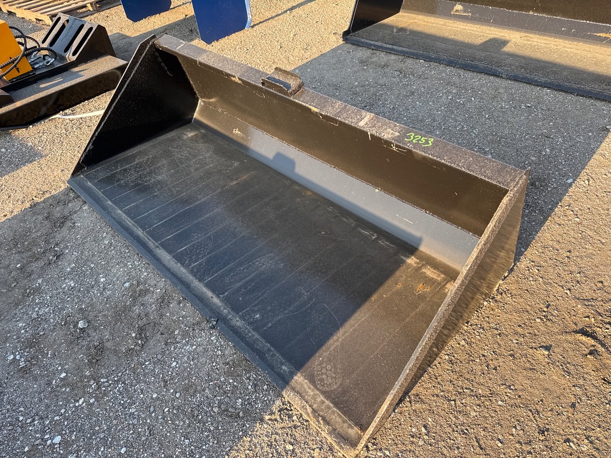 Kit Containers 78" Skid Steer Bucket w/Blade