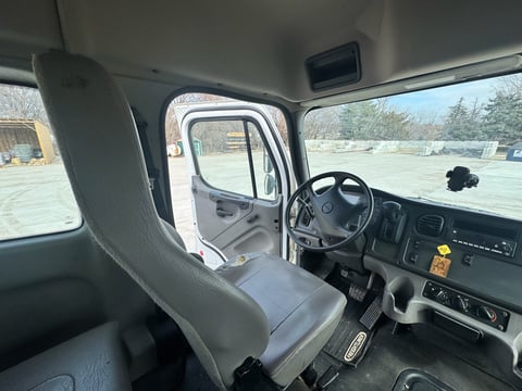 2023 Freightliner M2 106 17ft Flatbed Truck — photo 59