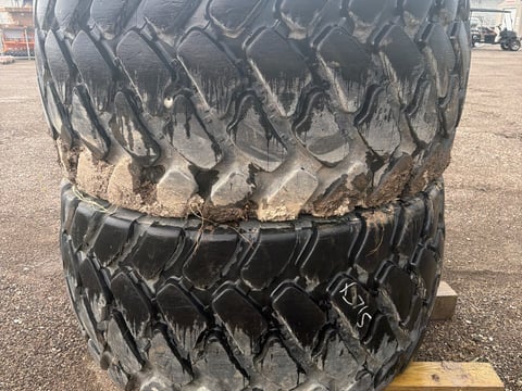 Qty of 2 — 775/65R29 Tubeless Tires on Rims, Fits Volvo Wheel Loader — photo 3