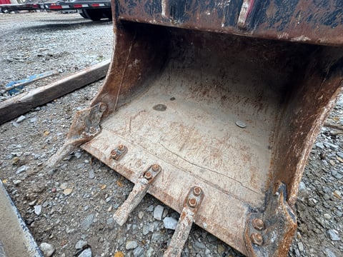 36" Digging Bucket — photo 1