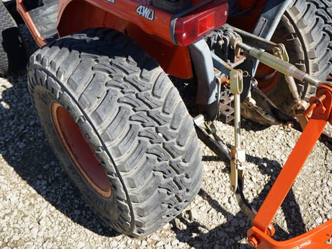 Kubota B7510 Utility Tractor — photo 11