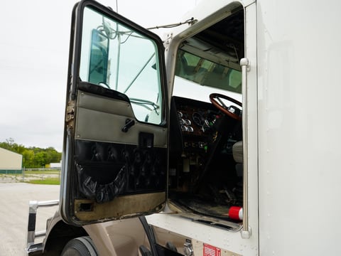 1998 Kenworth T800 T/A  Allison Automatic - Sleeper Truck — photo 32