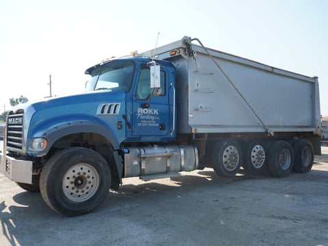 2014 Mack Granite GU713 Quad/A Dump Truck — photo 1