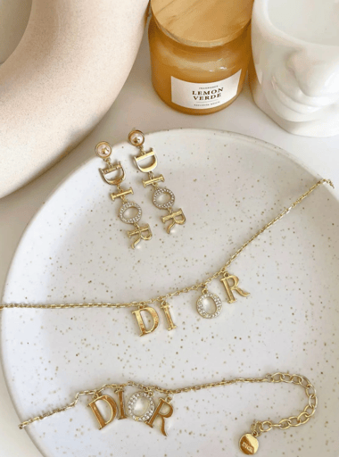 סט דיור אותיות זהב