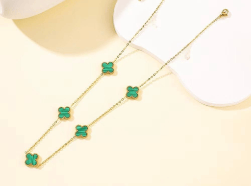 שרשרת תלתן זהב ירוק