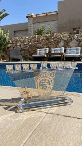 חנוכיה קריסטל מהודרת עם פלקטה וסביבון