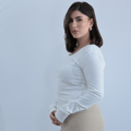 גופיית ביסיק לבנה צמודה