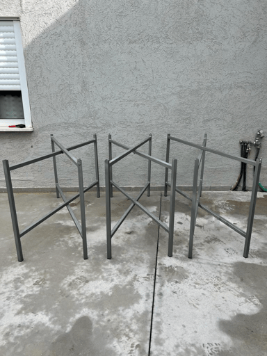 רגל אוניברסלית לפלטת שולחן