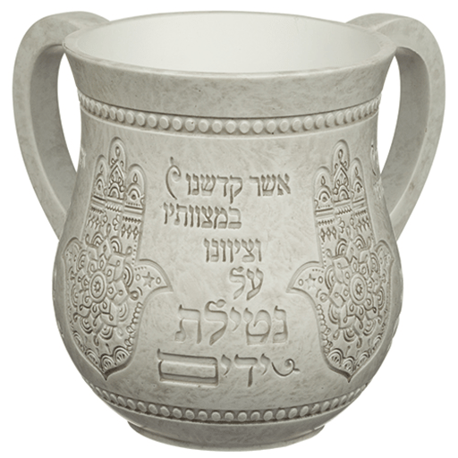 נטלה מהודרת מפוליריזן בגוון לבן בטון