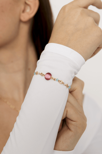 צמיד: רוז קסום.