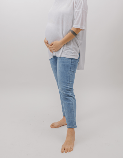 מכנס דנים מבד נמתח בגזרת מאם ישרה - כחול