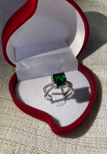 טבעת קריסטל ירוק