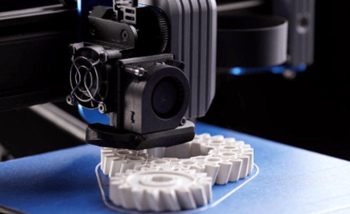 כמה עולה הדפסה בתלת־ממד בישראל? מה משפיע על המחיר ואיך מזמינים נכון