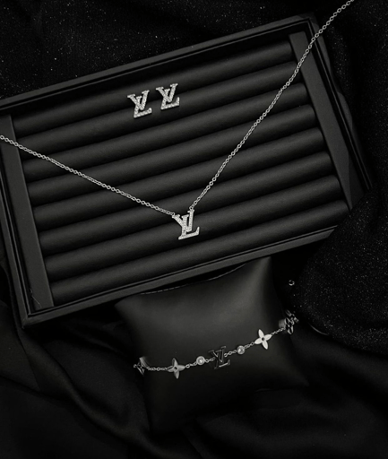 סט לואי ויטון כסף