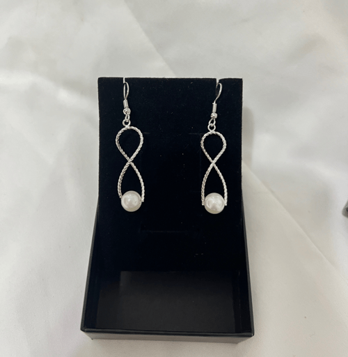 עגיל פנינה נופל