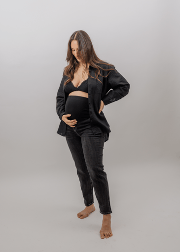 מכנס דנים מבד נמתח בגזרת מאם ישרה - שחור