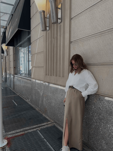 Debbie Brown- חצאית מחויטת חומה