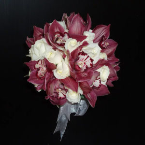 זר כלה וורדים בשילוב סחלבים