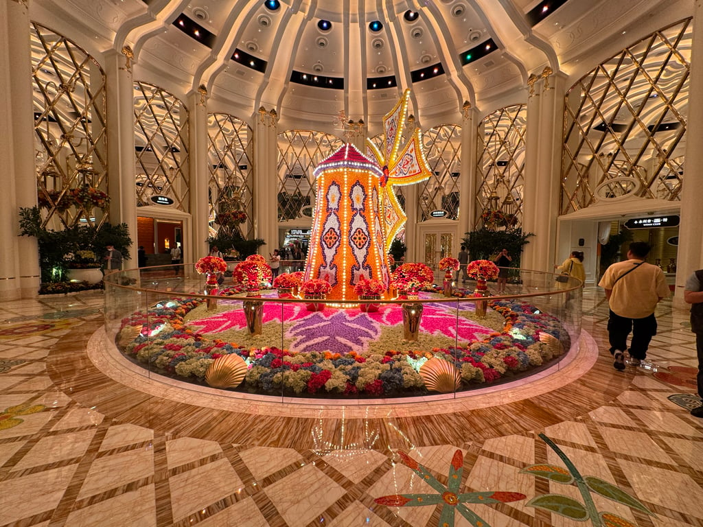 Each of the hotel’s two lobbies featured massive rotating floral structures.