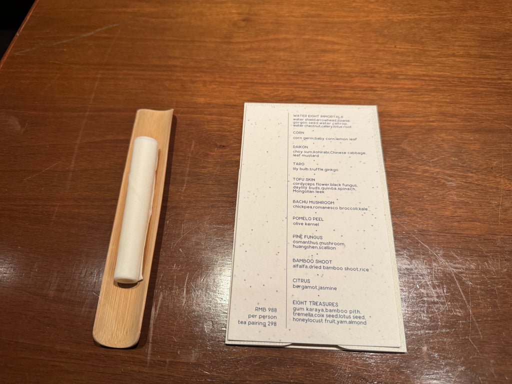 Fu He Hui’s menu seems simple, but the dishes involved complex and surprising presentation. They also served tea-pairings with the dishes, with ingredients I had never heard of before.