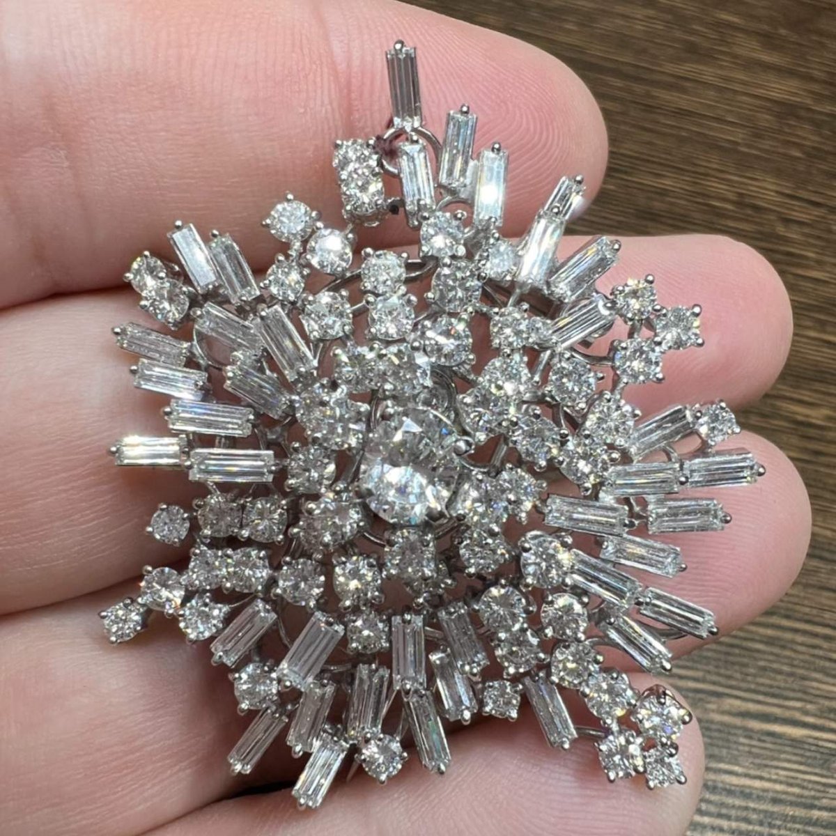 10 Ct Diamond Brooch