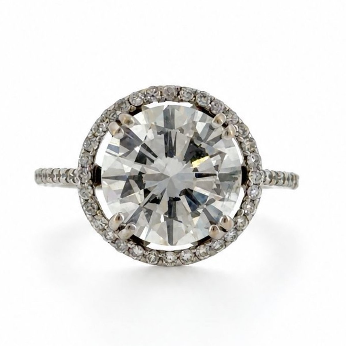 18K White Gold Diamond Ring