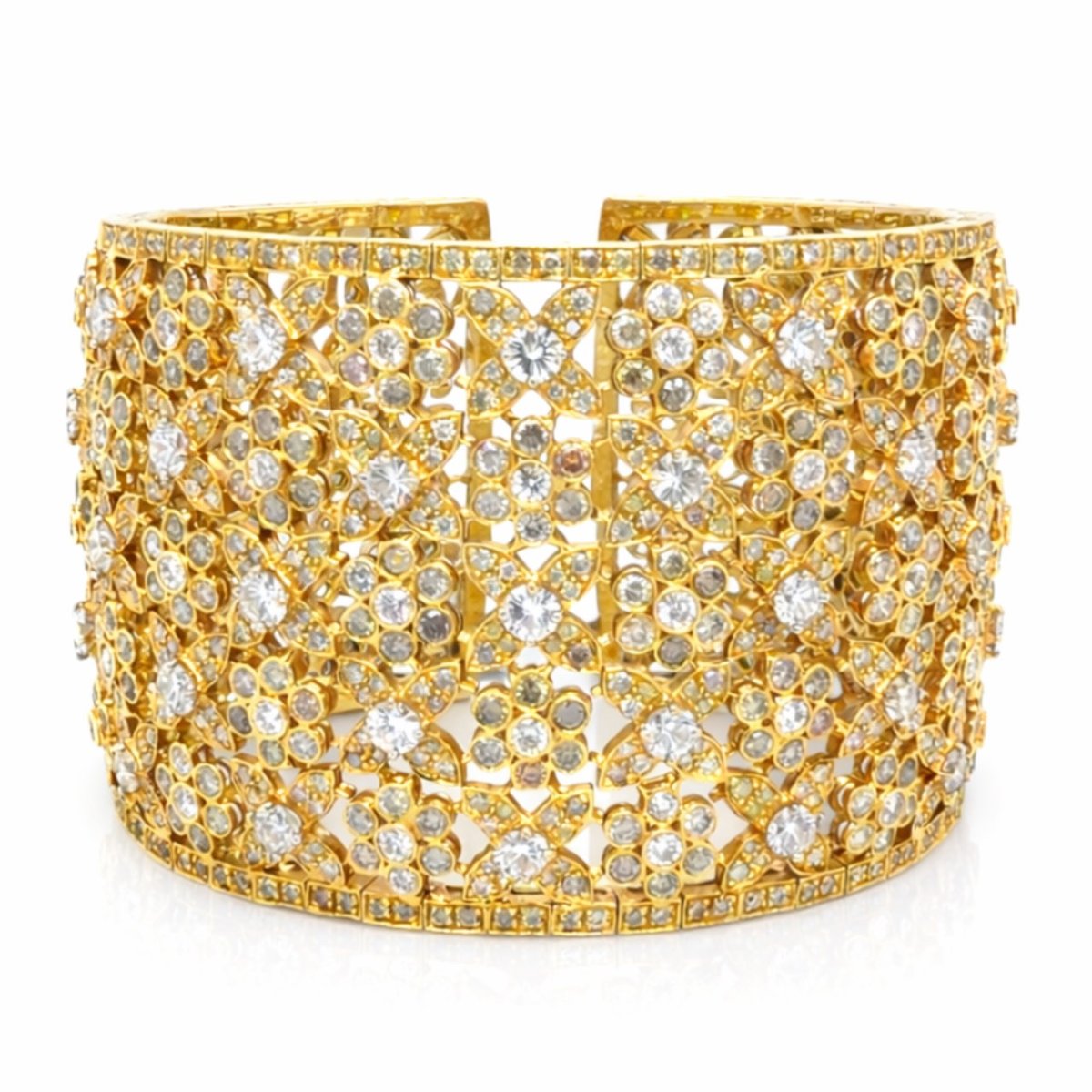 18K Yellow Gold 31.57 Ct. Diamond Cuff Bracelet